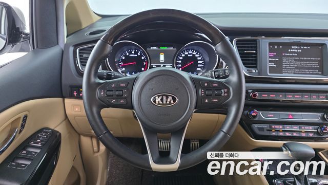 Kia Canival 2019 — photo 20
