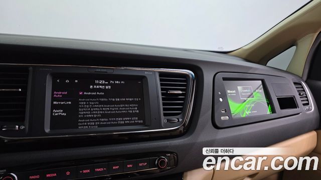 Kia Canival 2019 — photo 23