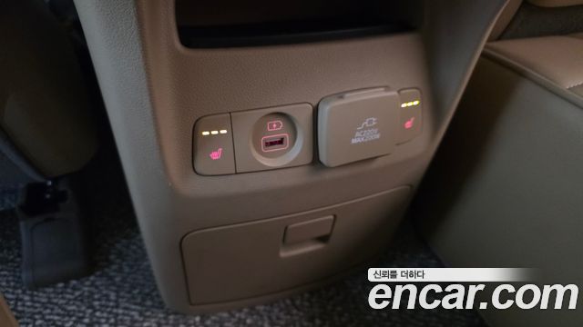 Kia Canival 2019 — photo 24