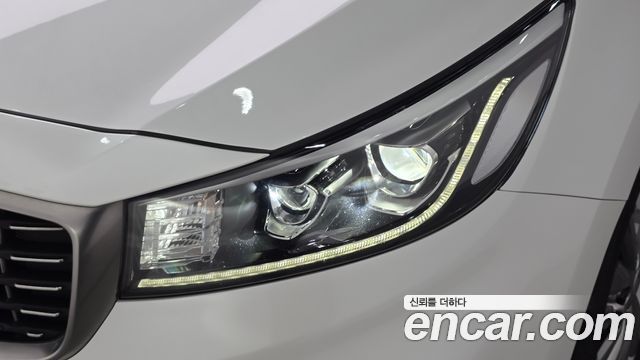 Kia Canival 2019 — photo 8