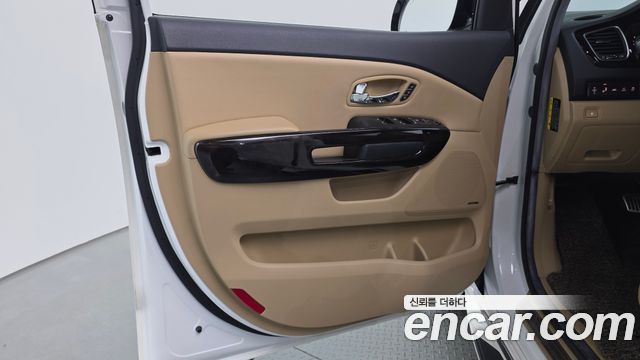 Kia Canival 2019 — photo 14