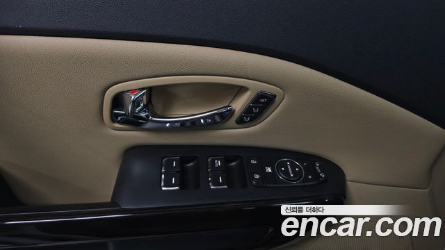 Kia Canival 2019 — photo 27