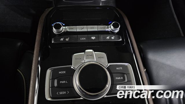 Genesis G90 2019 — photo 18
