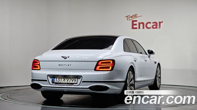 Bentley Flying Spur 2022 — photo 2
