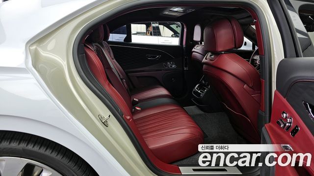 Bentley Flying Spur 2022 — photo 12