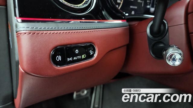Bentley Flying Spur 2022 — photo 16