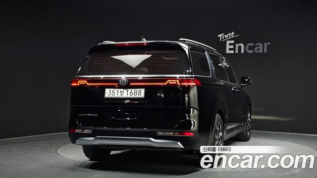 Kia Canival 2021 — photo 4