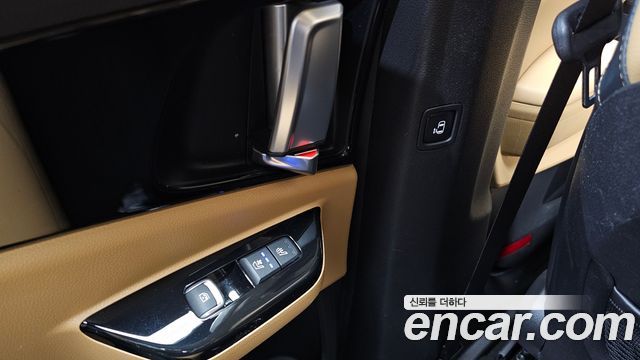 Kia Canival 2021 — photo 17