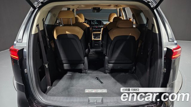Kia Canival 2021 — photo 19