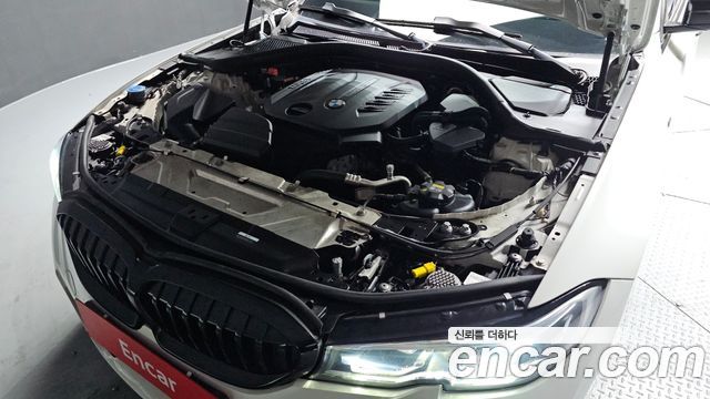 BMW 3-Series 2021 — photo 6
