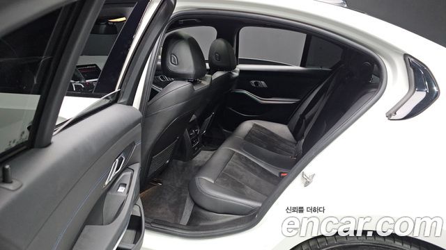 BMW 3-Series 2021 — photo 19