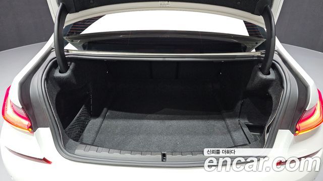BMW 3-Series 2021 — photo 20