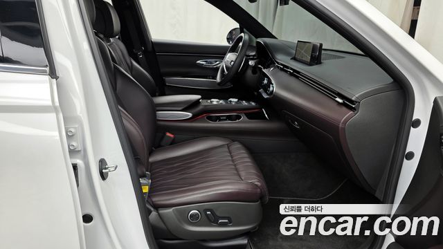 Genesis GV70 2021 — photo 11