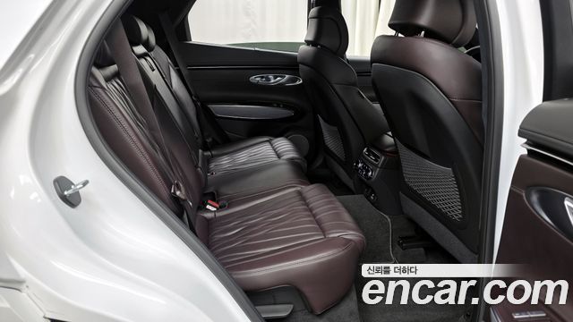 Genesis GV70 2021 — photo 12
