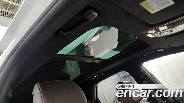 Genesis GV70 2021 — photo 17