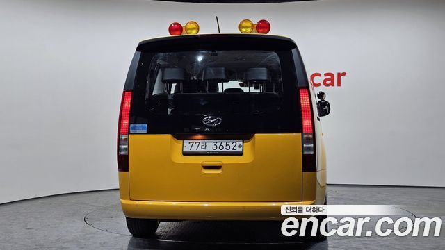 Hyundai Staria 2022 — photo 4