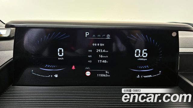 Hyundai Staria 2022 — photo 8