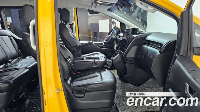 Hyundai Staria 2022 — photo 10