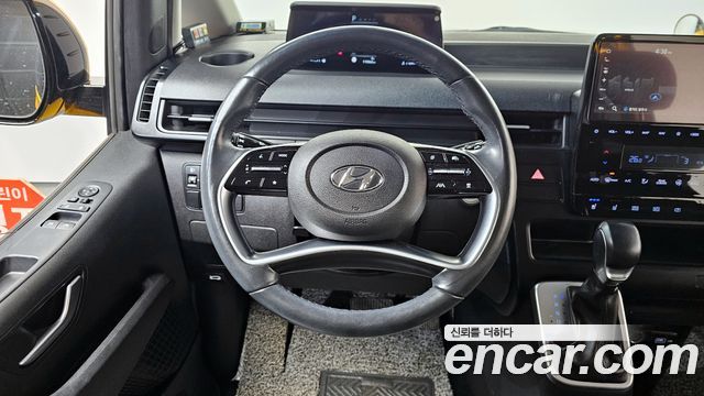 Hyundai Staria 2022 — photo 13