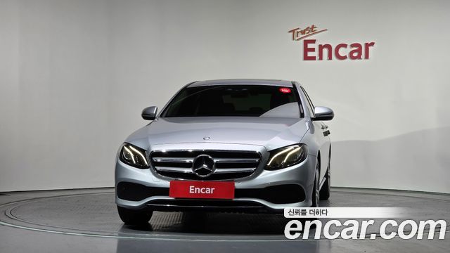 Mercedes-Benz E-Class 2017 — photo 3