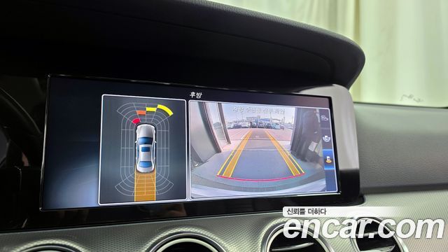 Mercedes-Benz E-Class 2017 — photo 15