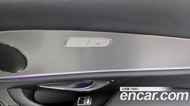 Mercedes-Benz E-Class 2017 — photo 18