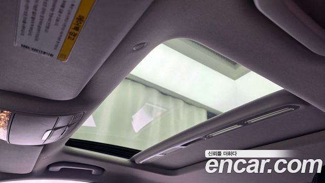 Mercedes-Benz E-Class 2017 — photo 19