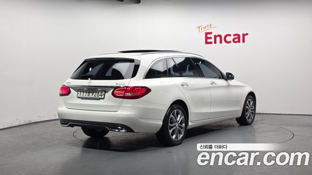Mercedes-Benz C-Class 2016 — photo 2
