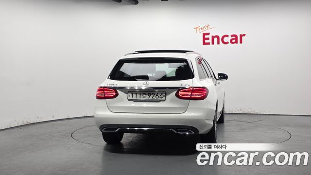 Mercedes-Benz C-Class 2016 — photo 4
