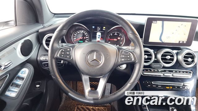 Mercedes-Benz GLC-Class 2018 — photo 13