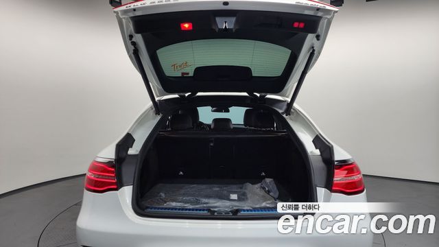 Mercedes-Benz GLC-Class 2018 — photo 20
