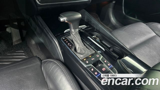 Kia K7 2018 — photo 9