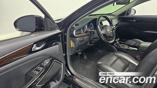 Kia K7 2018 — photo 11