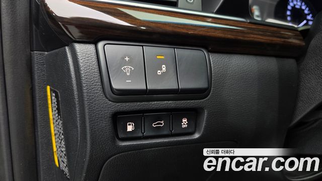 Kia K7 2018 — photo 14