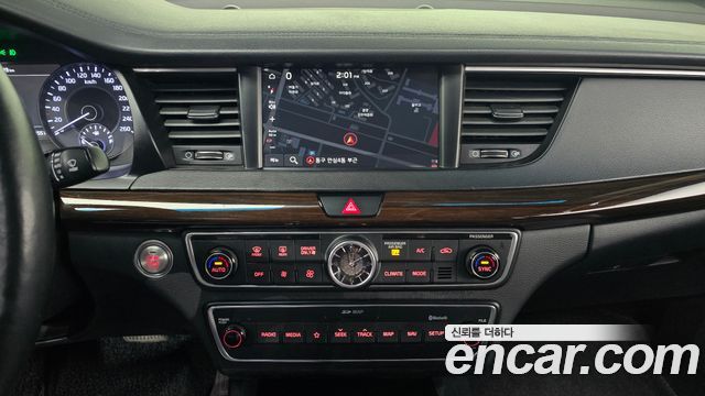 Kia K7 2018 — photo 15