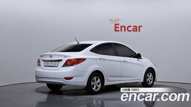 Hyundai Accent 2011 — photo 2