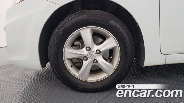 Hyundai Accent 2011 — photo 5