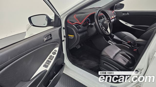 Hyundai Accent 2011 — photo 10
