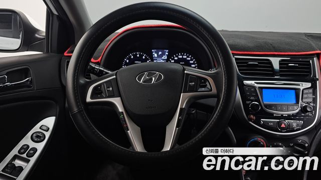 Hyundai Accent 2011 — photo 14
