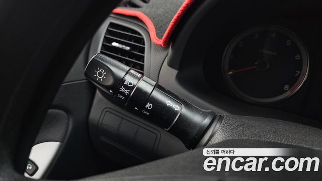 Hyundai Accent 2011 — photo 17