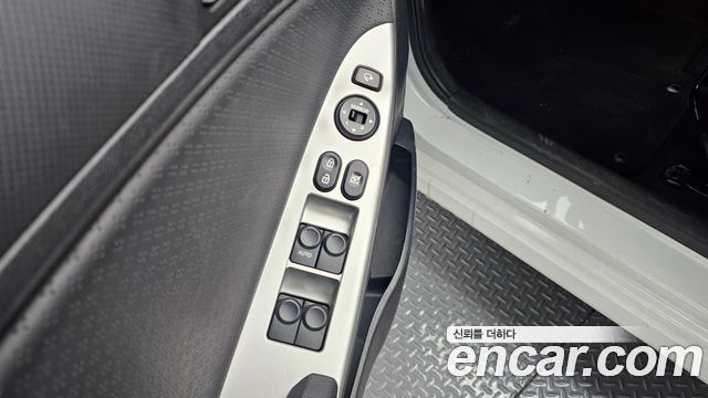 Hyundai Accent 2011 — photo 18
