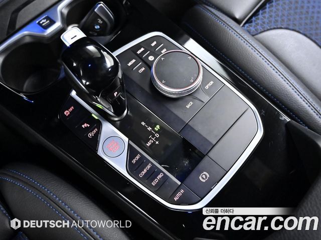 BMW 1-Series 2023 — photo 8