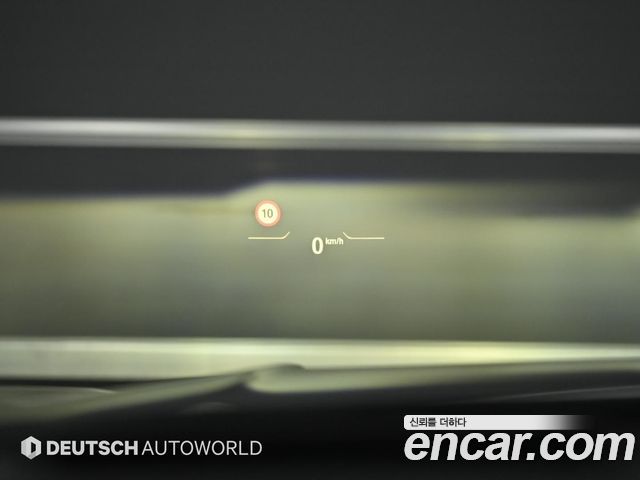 BMW 1-Series 2023 — photo 9