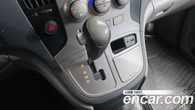 Hyundai Starex 2014 — photo 9