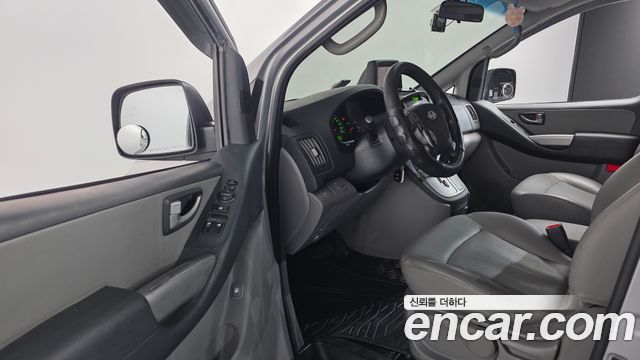 Hyundai Starex 2014 — photo 11