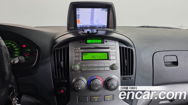 Hyundai Starex 2014 — photo 15