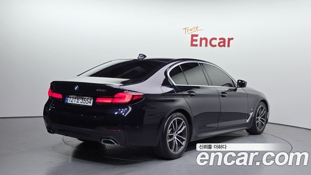 BMW 5-Series 2022 — photo 2