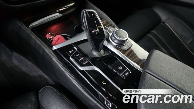 BMW 5-Series 2022 — photo 9