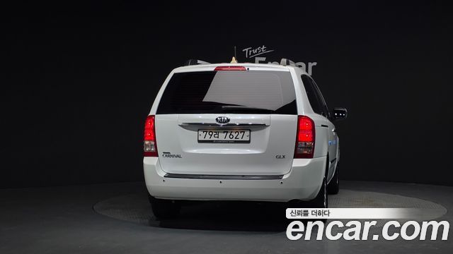 Kia Canival 2013 — photo 4