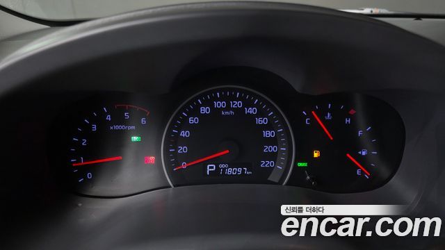 Kia Canival 2013 — photo 8